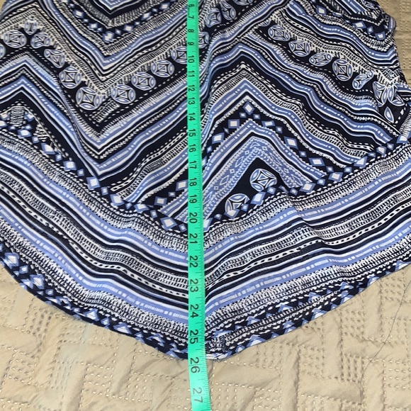 Like new! AB Studio Tank Top - Picture 7 of 10